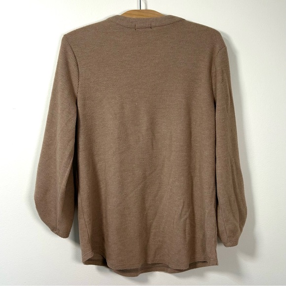 Cure | 3/4 Sleeve Two Pockets 1/2 Zip Blouse - Picture 2 of 10